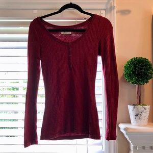 Hollister tight-fitting, ribbed shirt